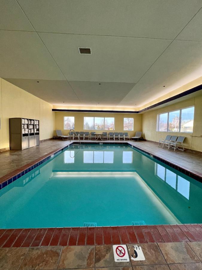 Reston Inn & Suites Spencer 外观 照片