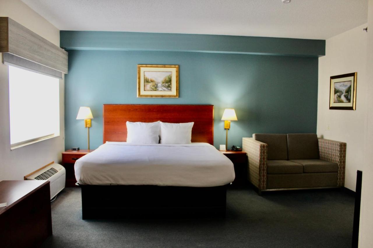 Reston Inn & Suites Spencer 外观 照片