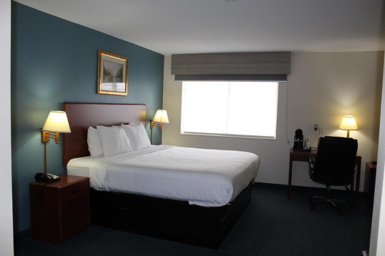 Reston Inn & Suites Spencer 外观 照片