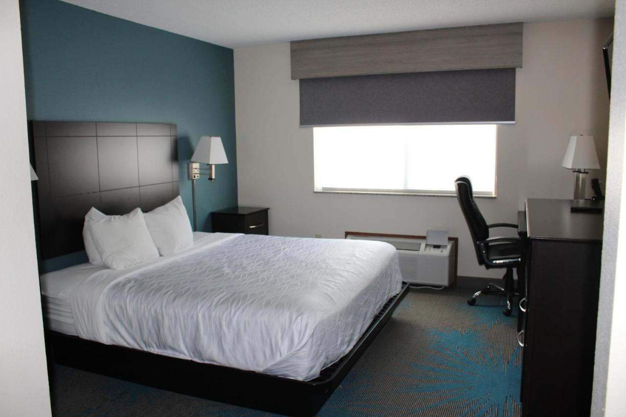 Reston Inn & Suites Spencer 外观 照片