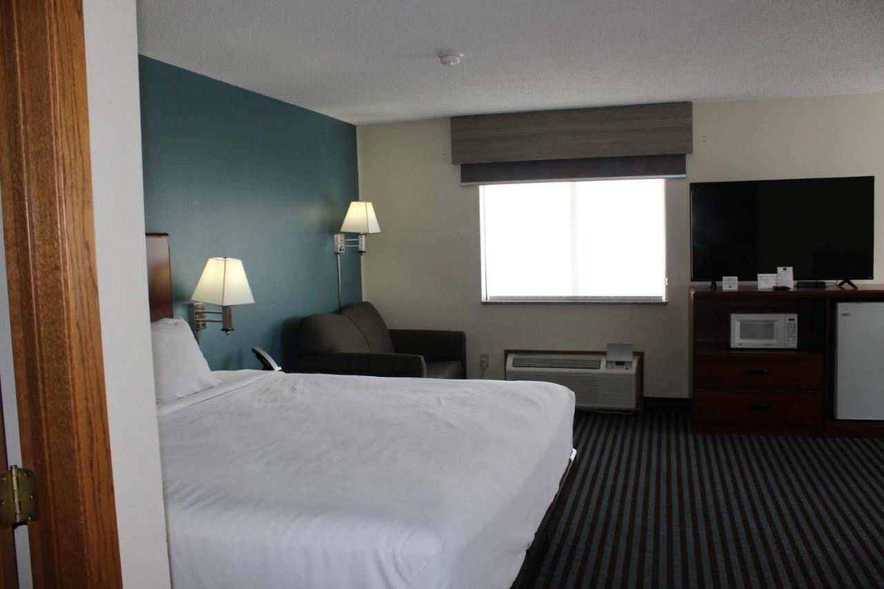 Reston Inn & Suites Spencer 外观 照片