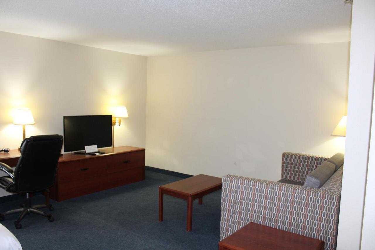 Reston Inn & Suites Spencer 外观 照片