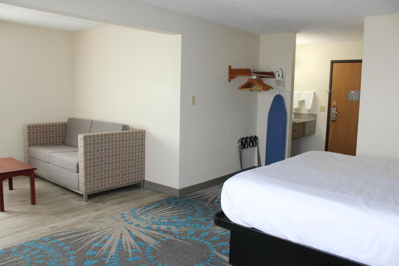 Reston Inn & Suites Spencer 外观 照片
